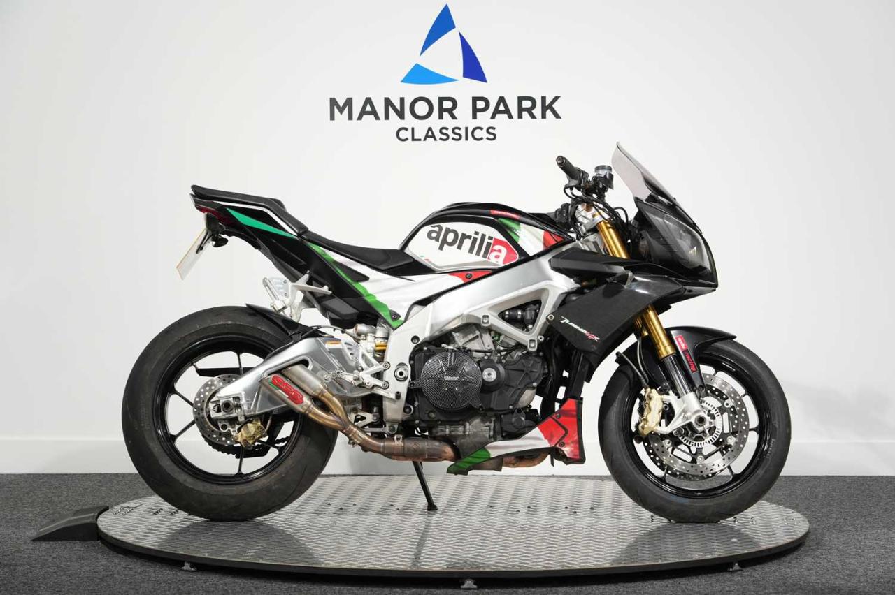 2011 Aprilia Tuono V4R APRC