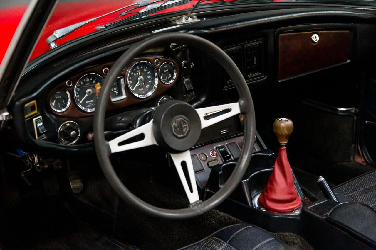 1973 MG B Roadster