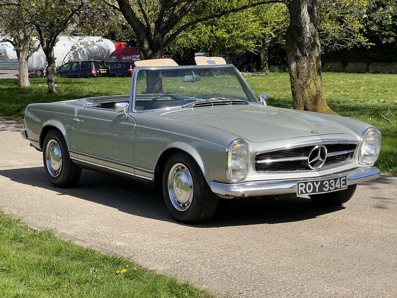 1967 Mercedes - Benz 230SL
