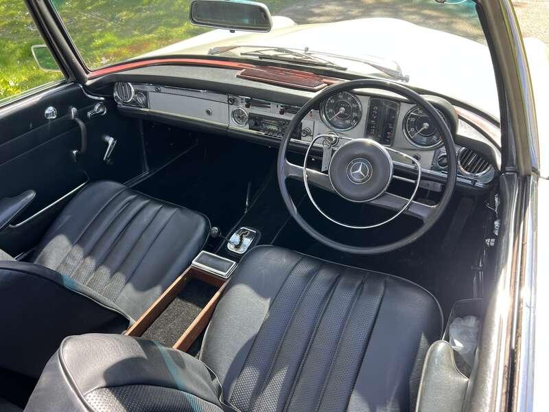 1967 Mercedes - Benz 230SL