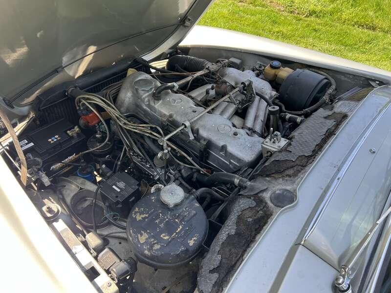 1967 Mercedes - Benz 230SL
