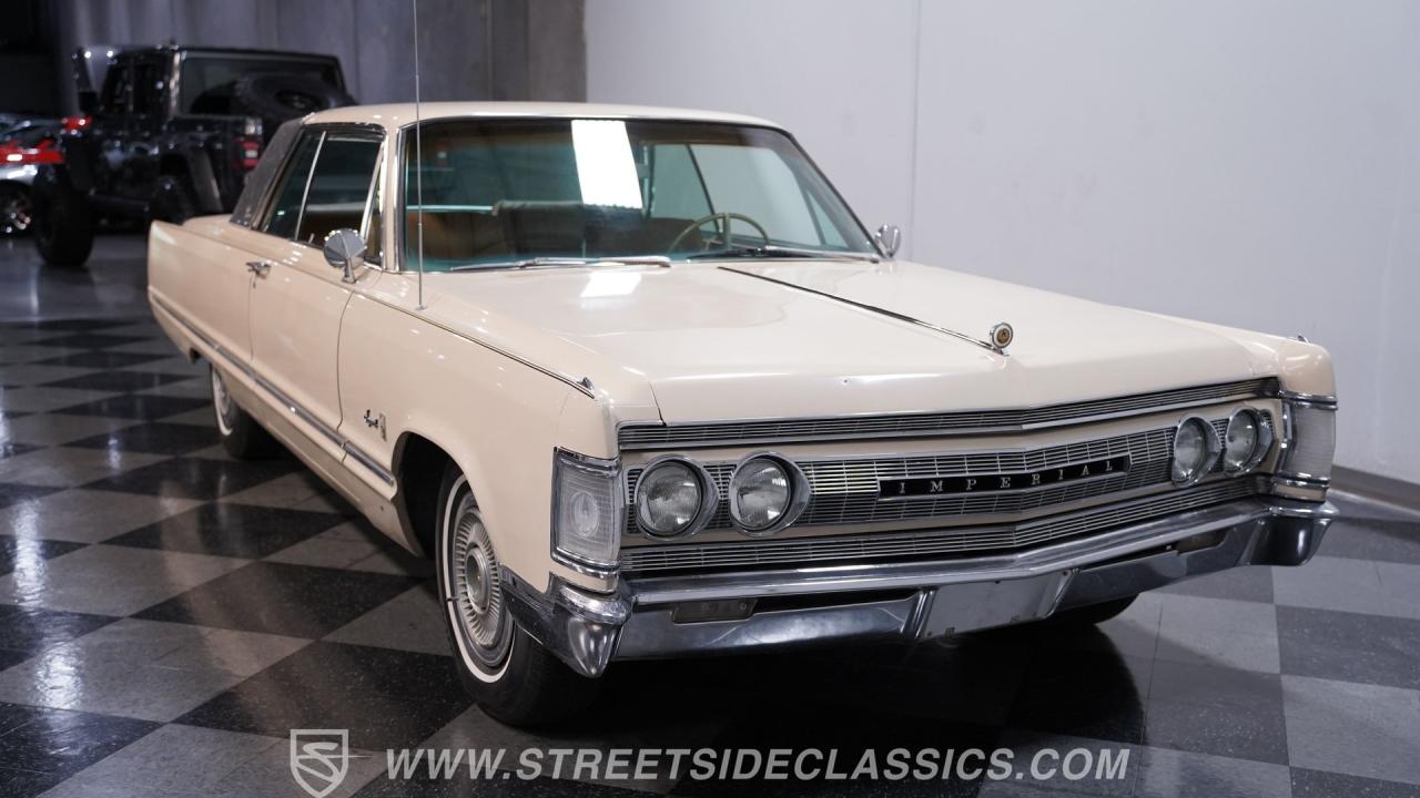1967 Chrysler Imperial Crown