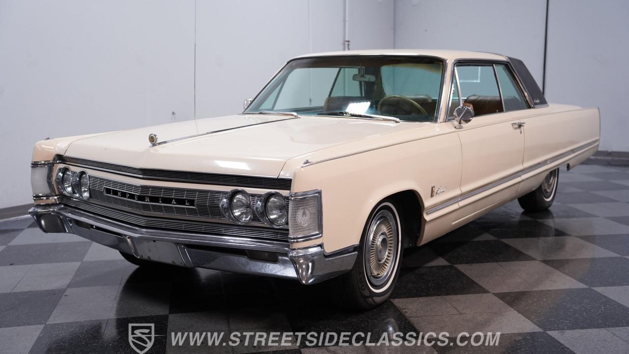 1967 Chrysler Imperial Crown