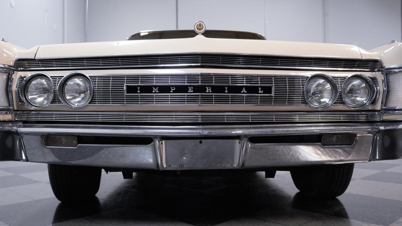 1967 Chrysler Imperial Crown
