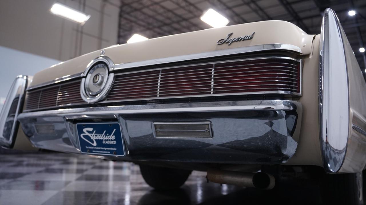 1967 Chrysler Imperial Crown