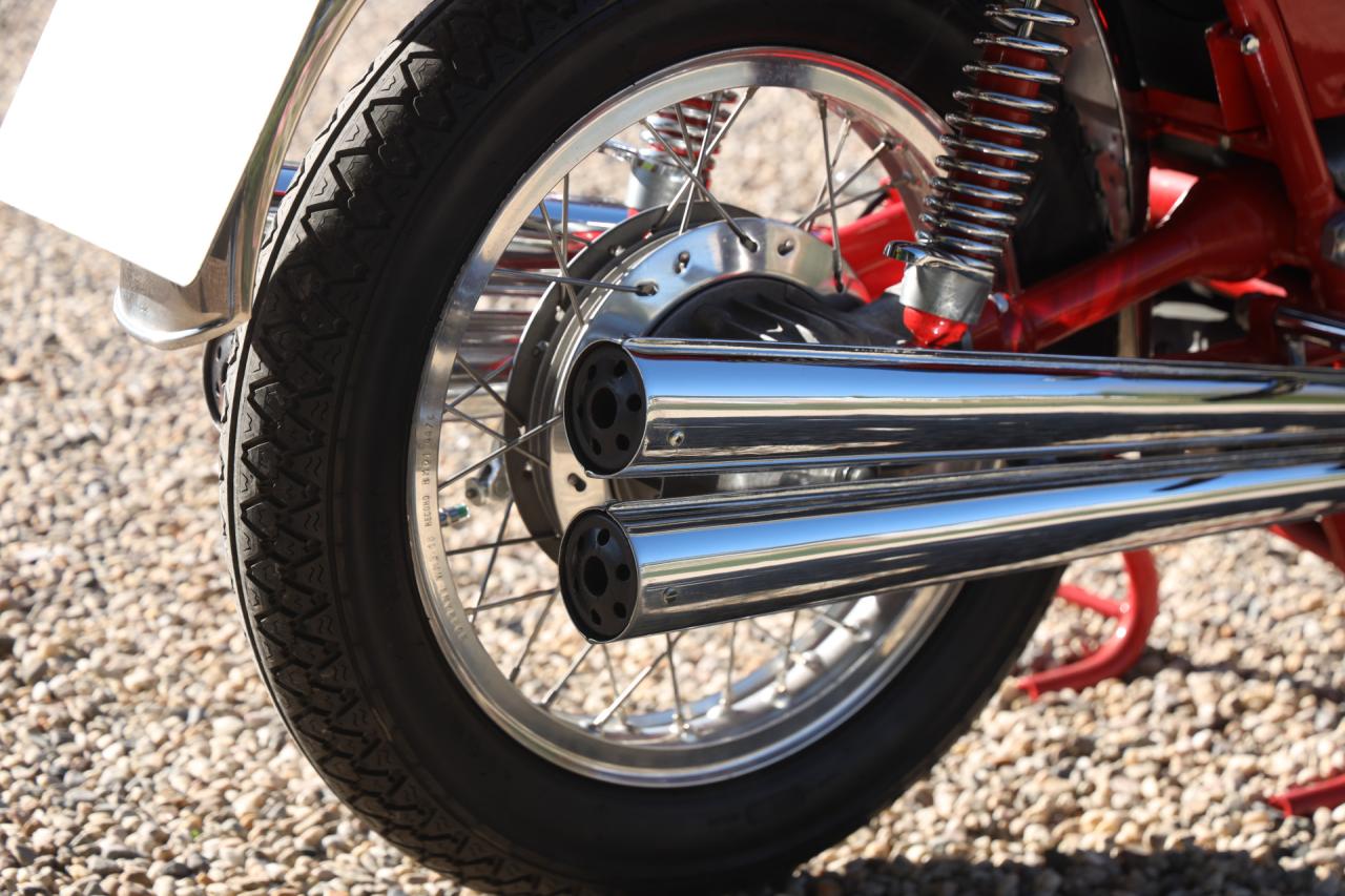 1971 MV Agusta 750 S &ldquo;The hand-built Superbike&rdquo;