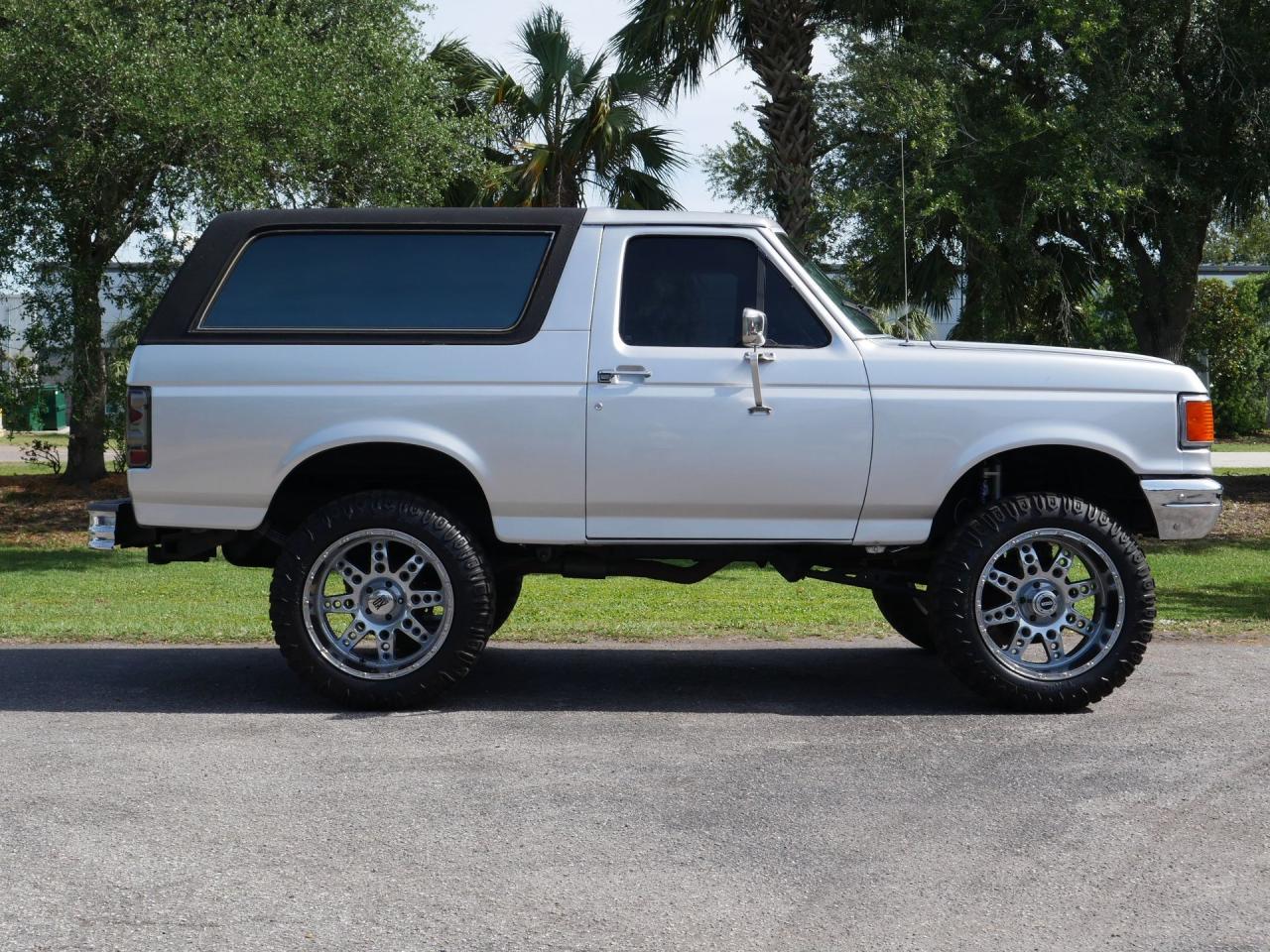 1990 Ford Bronco XLT 4X4