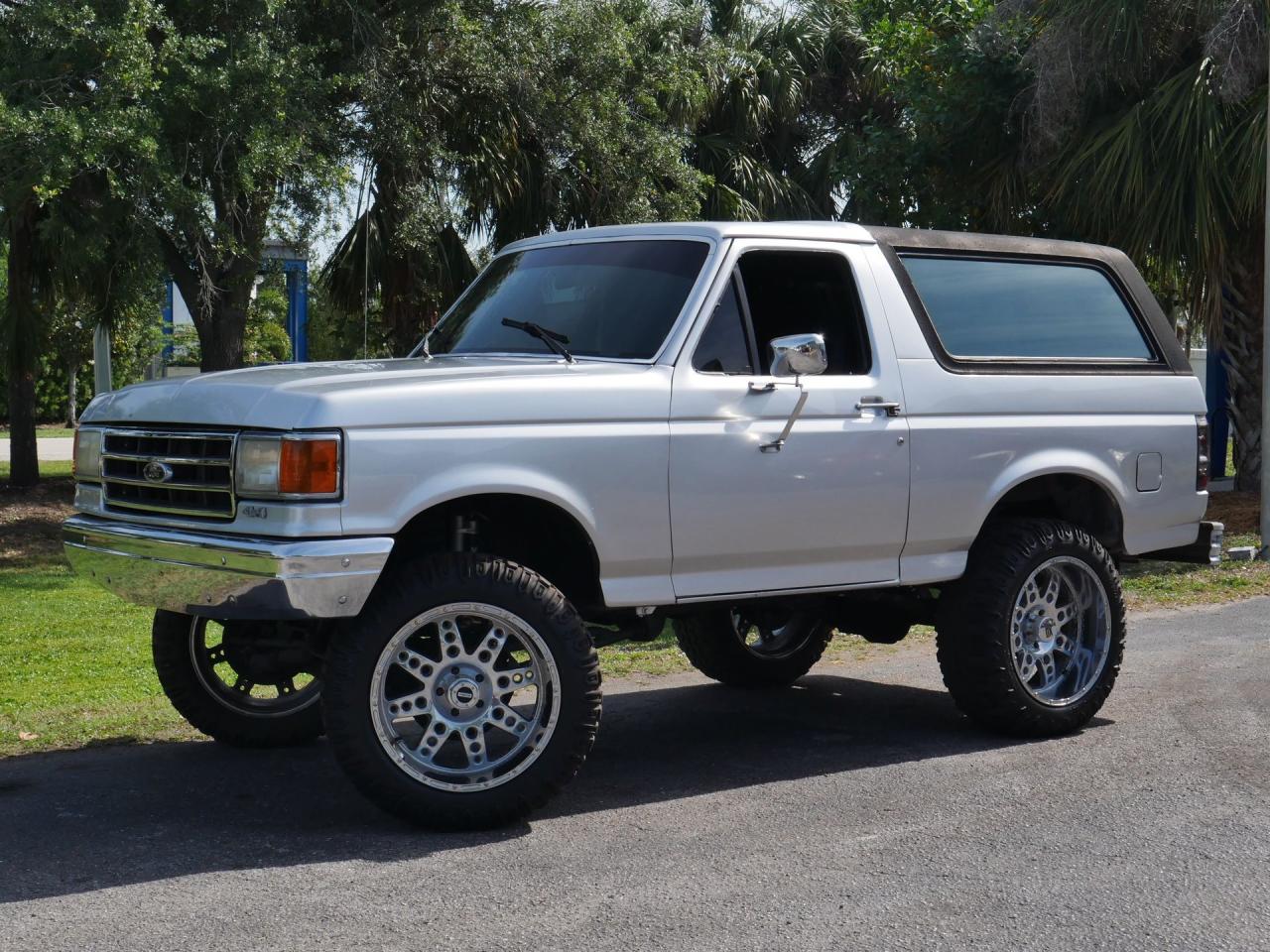 1990 Ford Bronco XLT 4X4