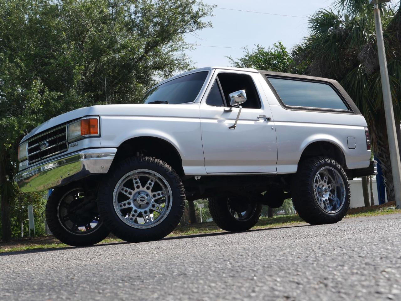 1990 Ford Bronco XLT 4X4