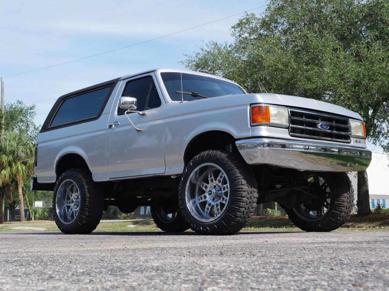 1990 Ford Bronco XLT 4X4