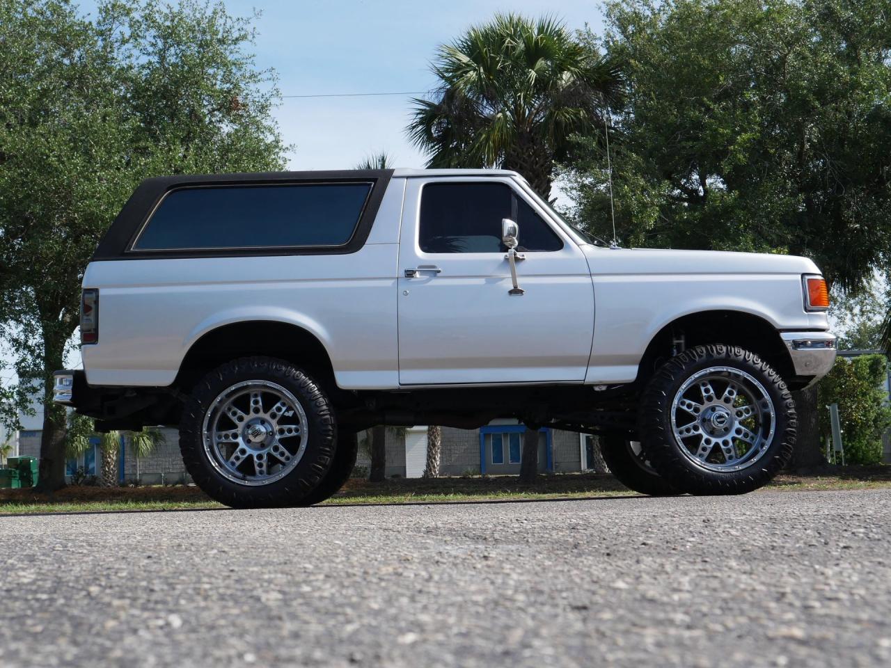 1990 Ford Bronco XLT 4X4