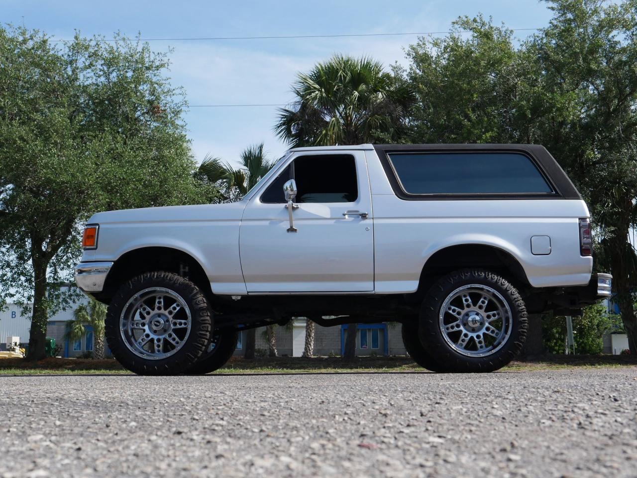 1990 Ford Bronco XLT 4X4