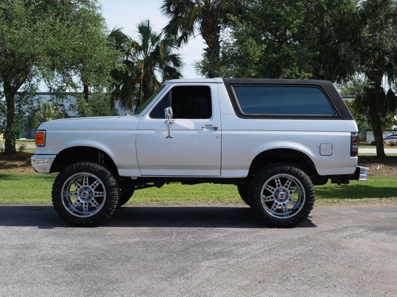 1990 Ford Bronco XLT 4X4