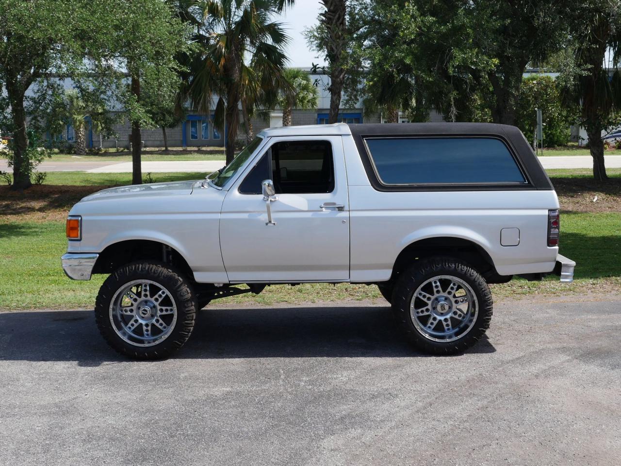 1990 Ford Bronco XLT 4X4