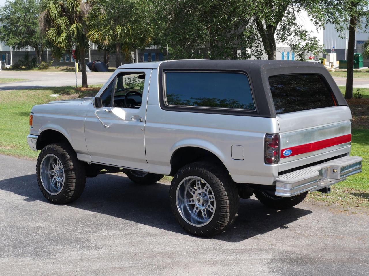 1990 Ford Bronco XLT 4X4