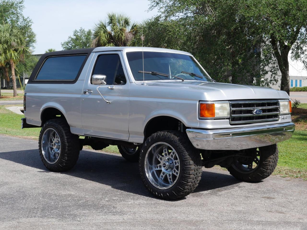 1990 Ford Bronco XLT 4X4