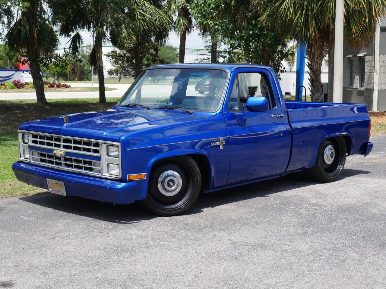 1986 Chevrolet Silverado C/K10 Short Bed Restomod