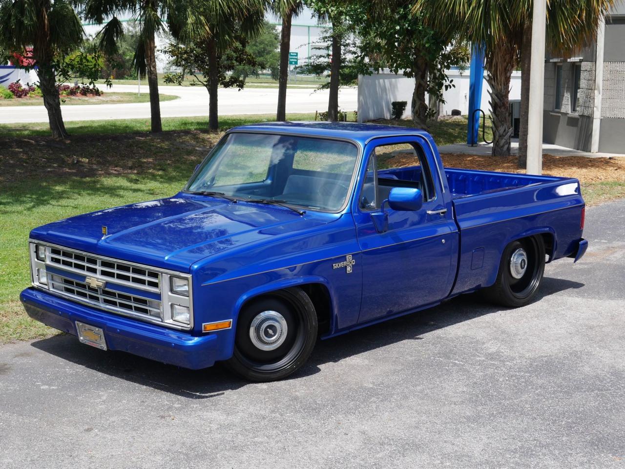 1986 Chevrolet Silverado C/K10 Short Bed Restomod