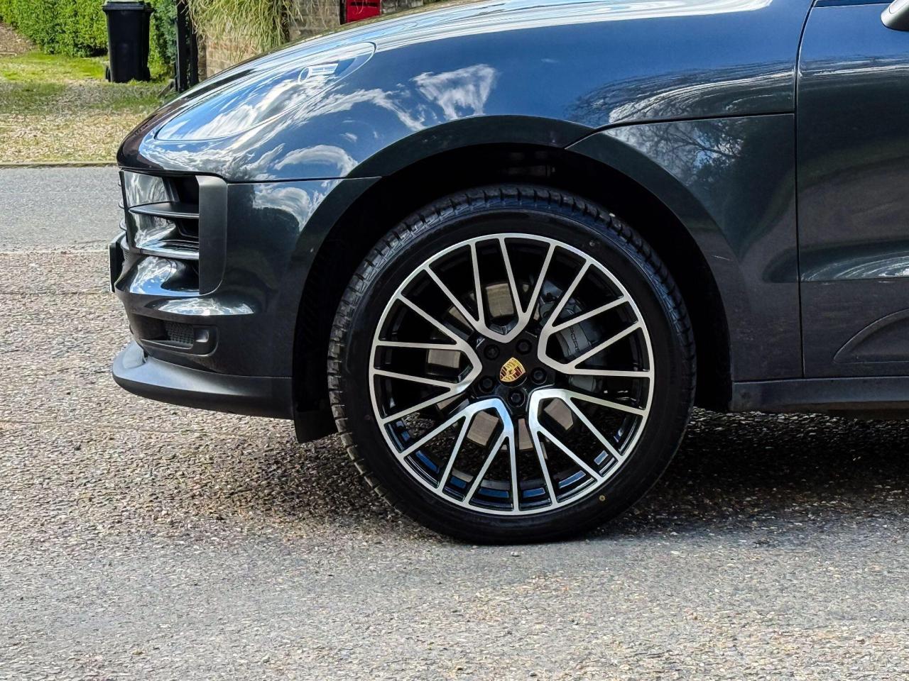 2019 Porsche 3.0T V6 S PDK 4WD Euro 6 (s/s) 5dr