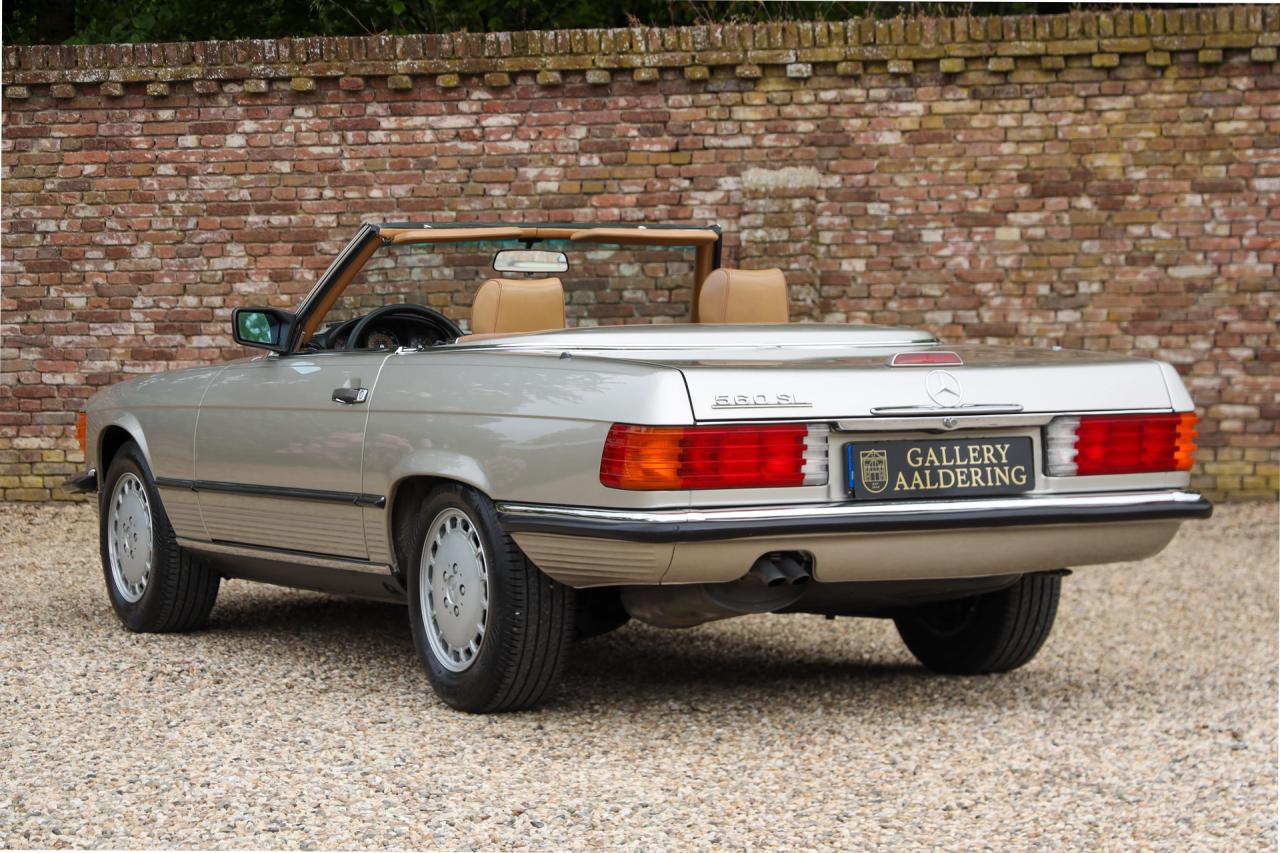 1988 Mercedes - Benz 560 SL &ldquo;Rauchsilber with Palomino interior&rdquo;