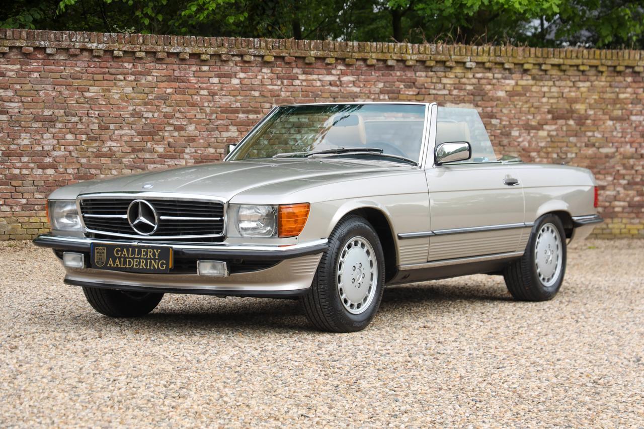 1988 Mercedes - Benz 560 SL &ldquo;Rauchsilber with Palomino interior&rdquo;