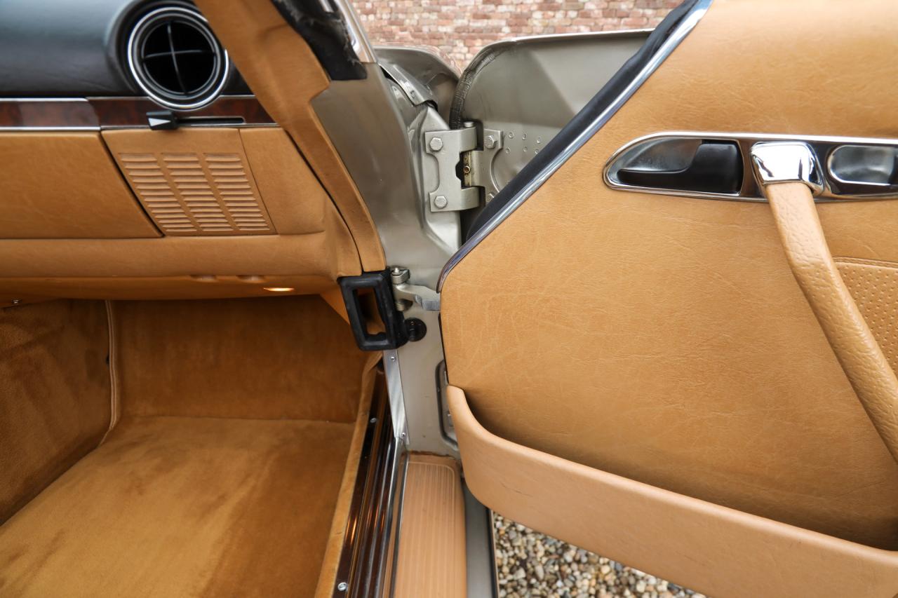 1988 Mercedes - Benz 560 SL &ldquo;Rauchsilber with Palomino interior&rdquo;