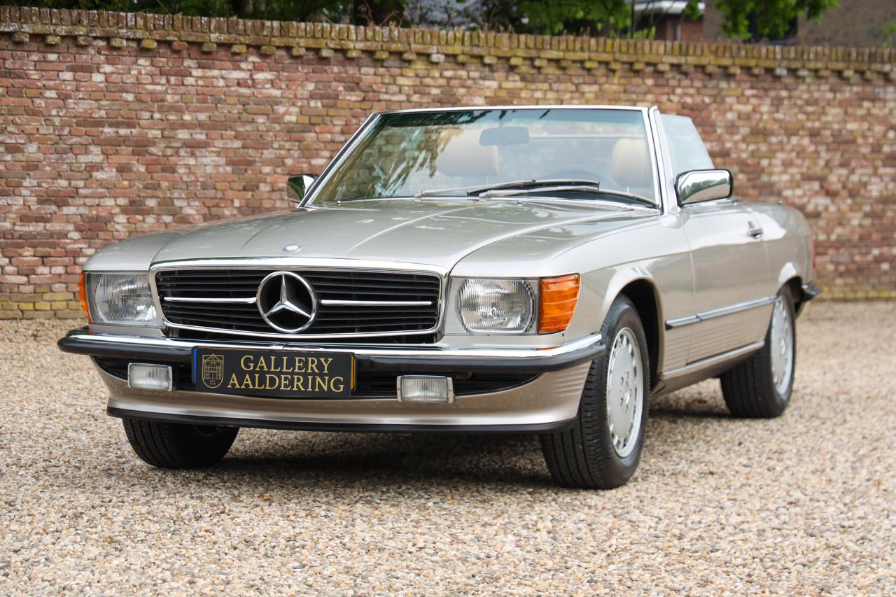 1988 Mercedes - Benz 560 SL &ldquo;Rauchsilber with Palomino interior&rdquo;