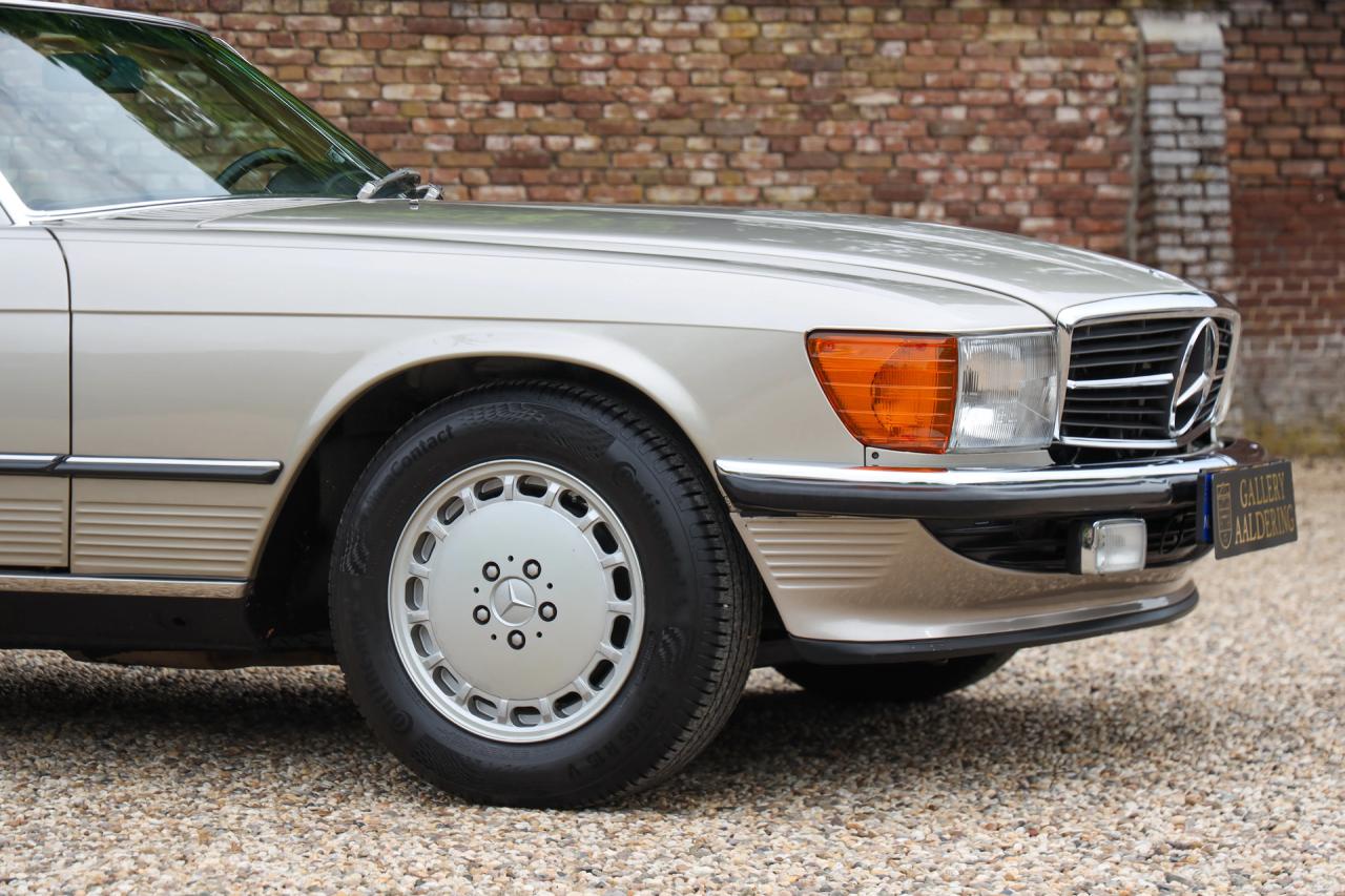 1988 Mercedes - Benz 560 SL &ldquo;Rauchsilber with Palomino interior&rdquo;