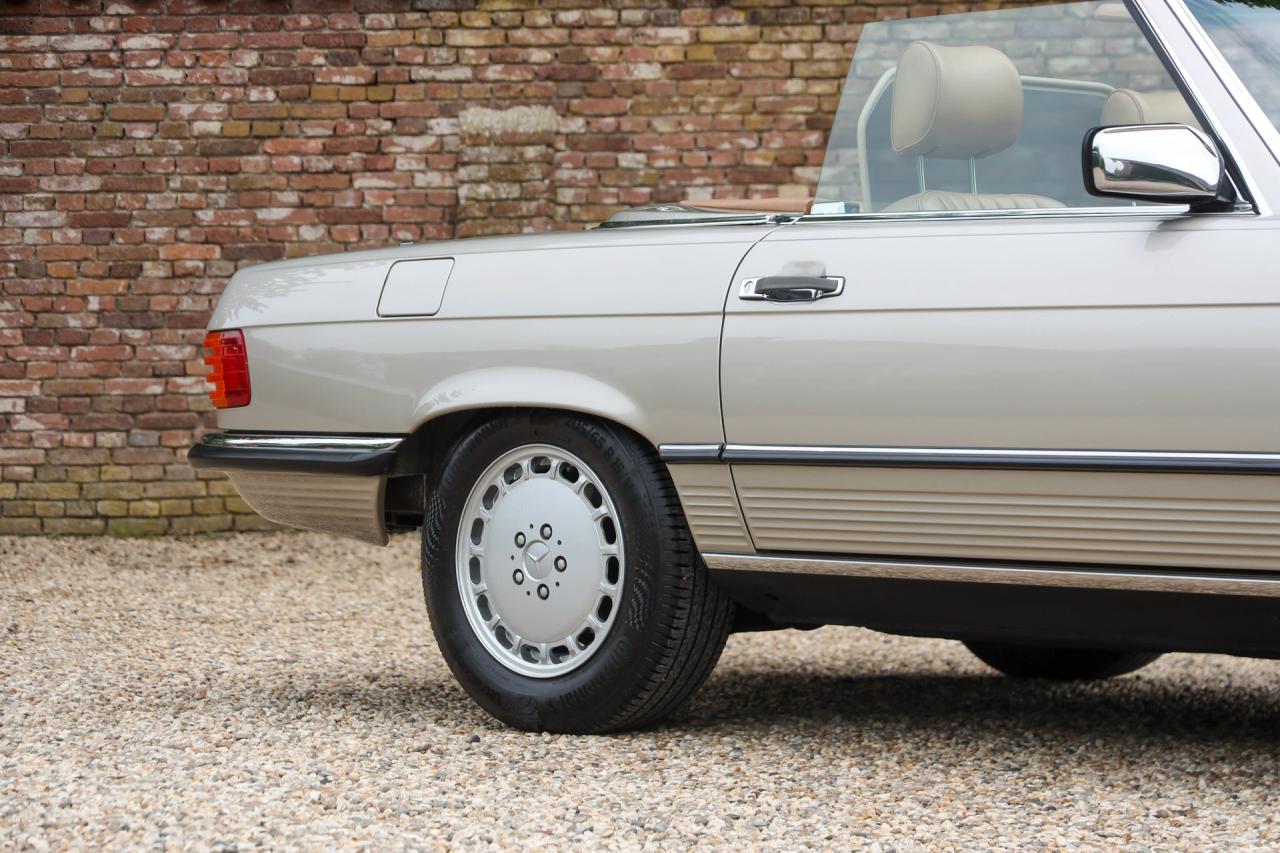 1988 Mercedes - Benz 560 SL &ldquo;Rauchsilber with Palomino interior&rdquo;