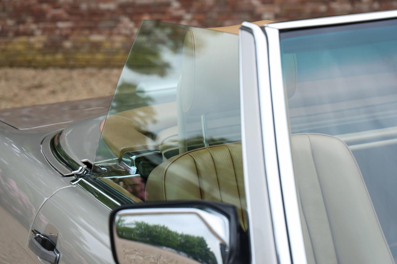1988 Mercedes - Benz 560 SL &ldquo;Rauchsilber with Palomino interior&rdquo;