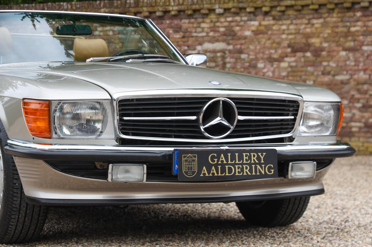 1988 Mercedes - Benz 560 SL &ldquo;Rauchsilber with Palomino interior&rdquo;