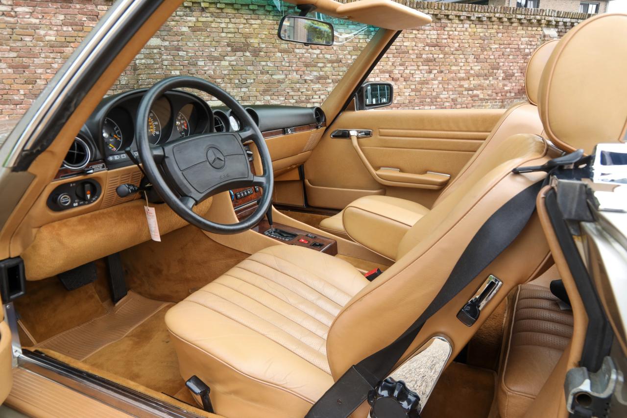 1988 Mercedes - Benz 560 SL &ldquo;Rauchsilber with Palomino interior&rdquo;