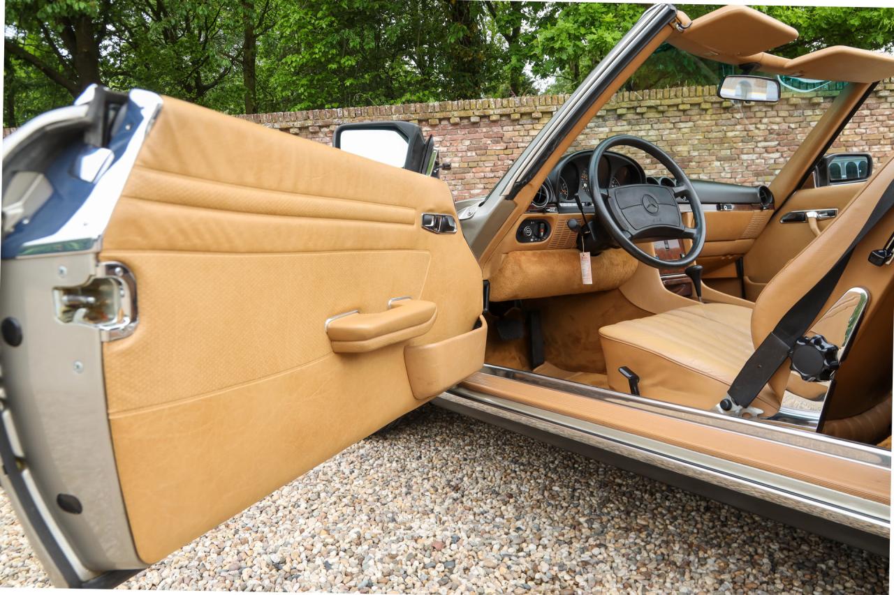 1988 Mercedes - Benz 560 SL &ldquo;Rauchsilber with Palomino interior&rdquo;