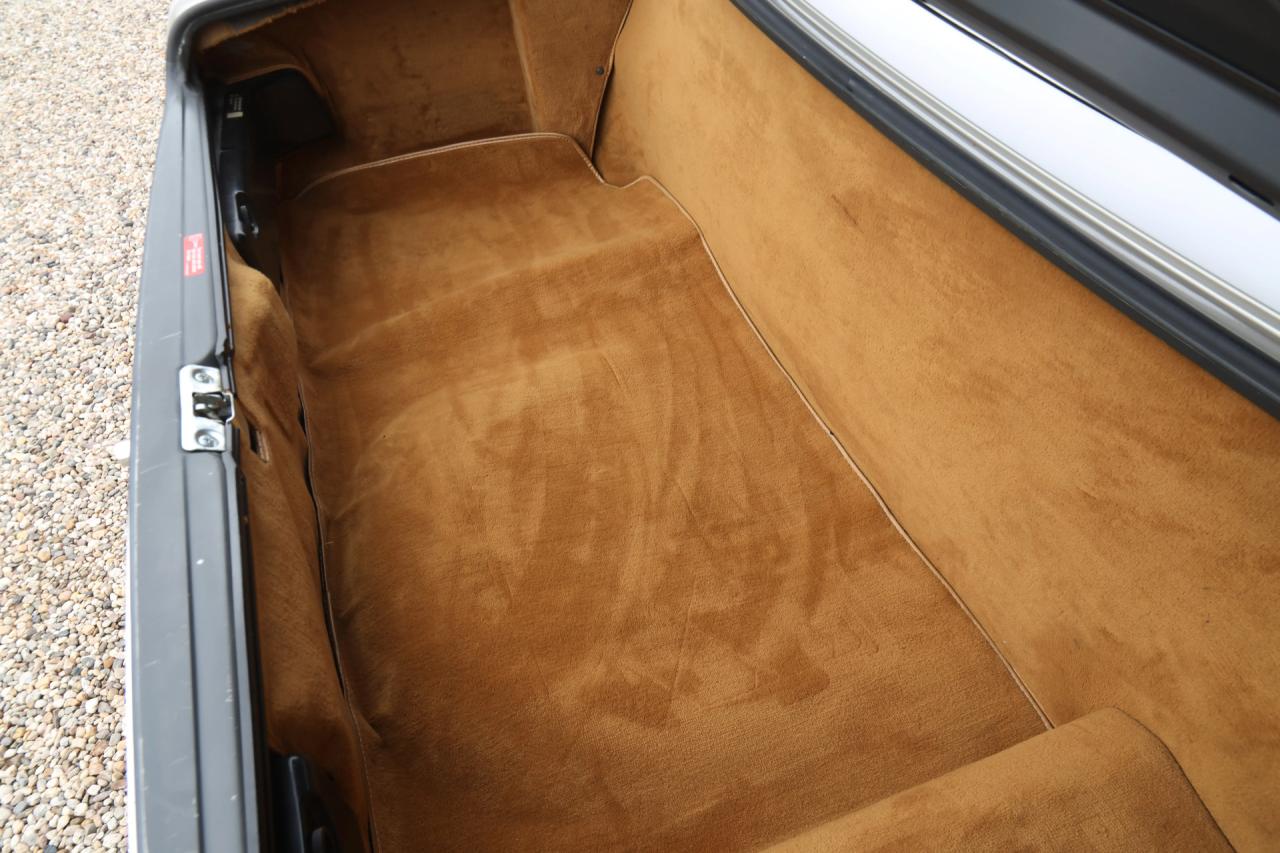 1988 Mercedes - Benz 560 SL &ldquo;Rauchsilber with Palomino interior&rdquo;