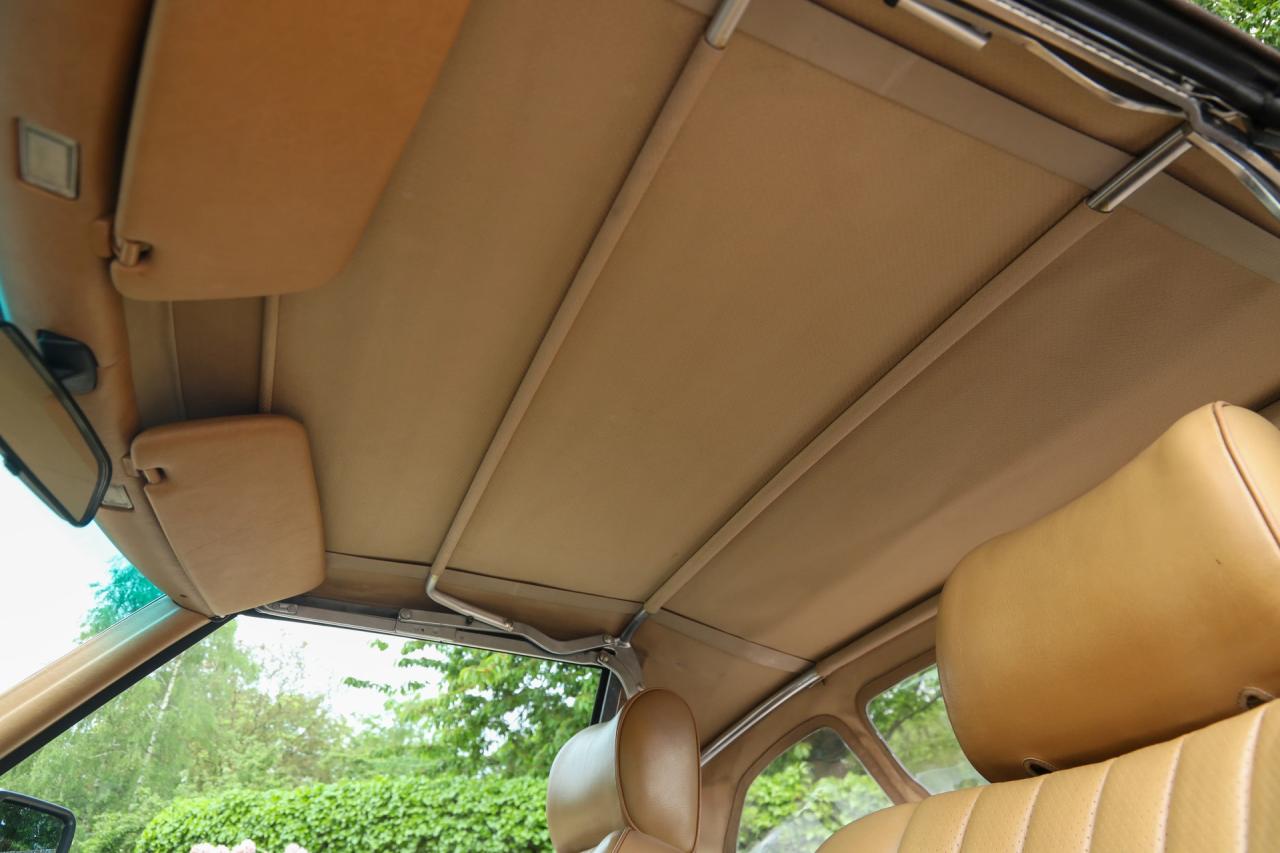 1988 Mercedes - Benz 560 SL &ldquo;Rauchsilber with Palomino interior&rdquo;
