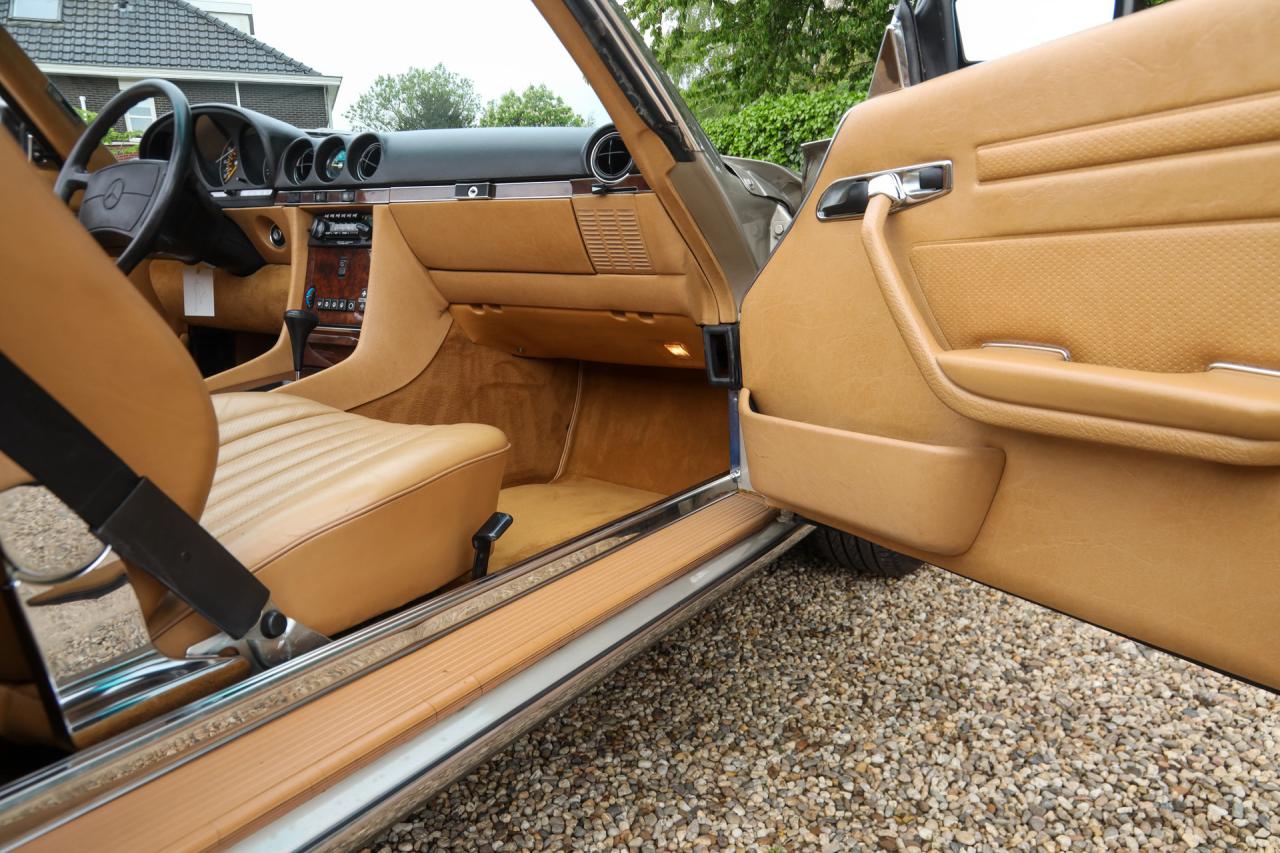 1988 Mercedes - Benz 560 SL &ldquo;Rauchsilber with Palomino interior&rdquo;