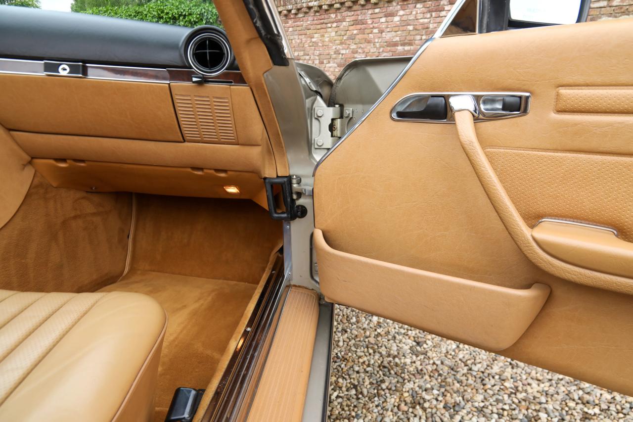 1988 Mercedes - Benz 560 SL &ldquo;Rauchsilber with Palomino interior&rdquo;