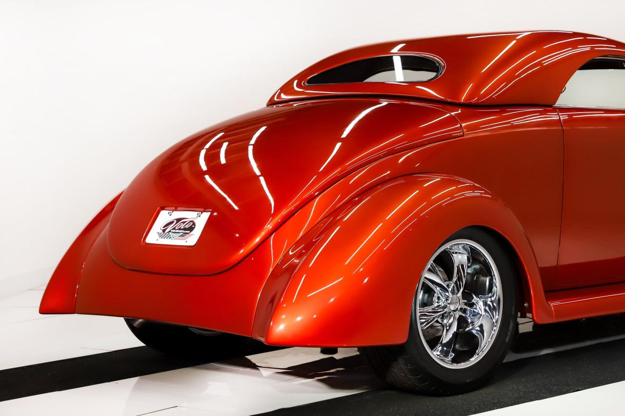1939 Ford Custom
