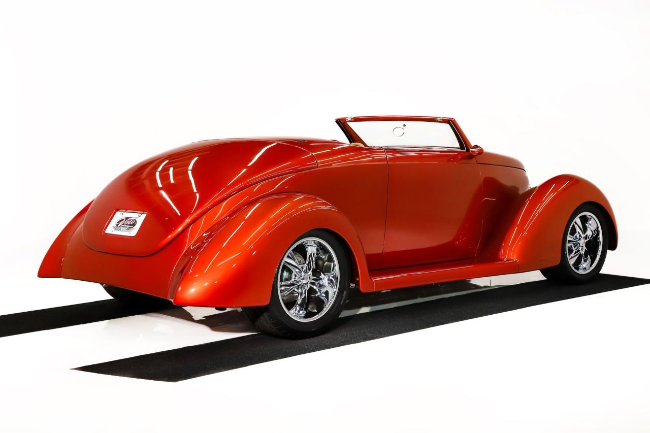 1939 Ford Custom
