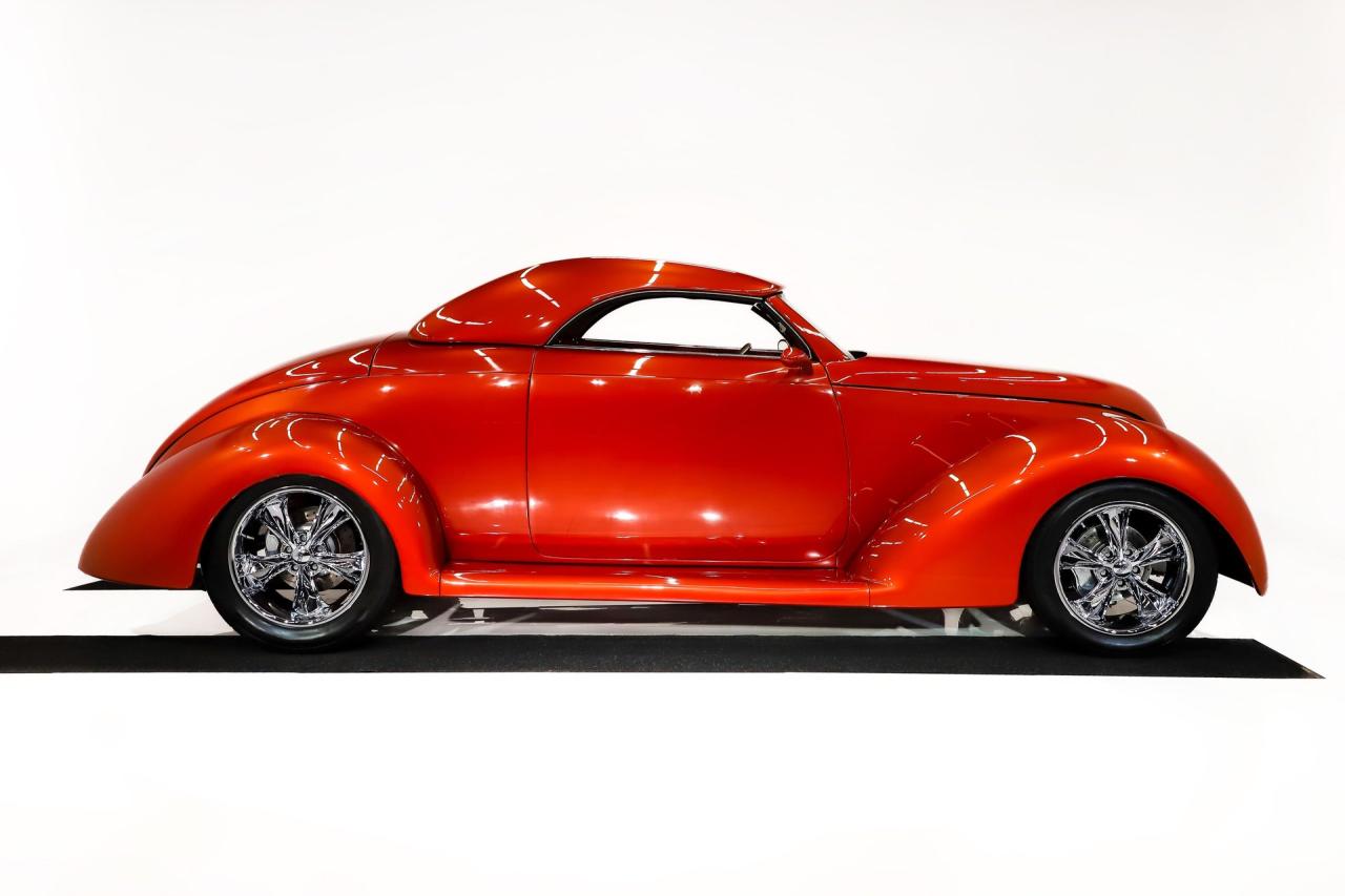 1939 Ford Custom