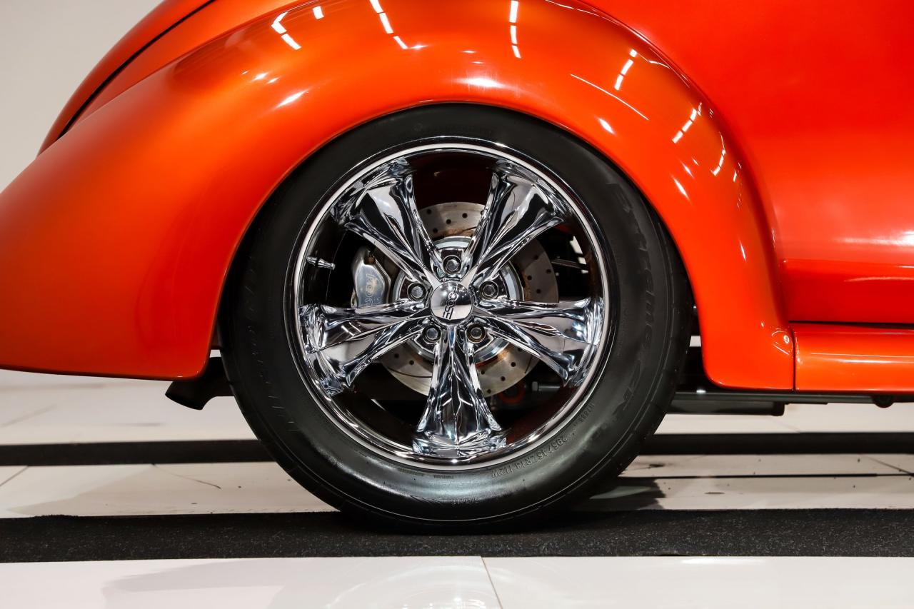 1939 Ford Custom