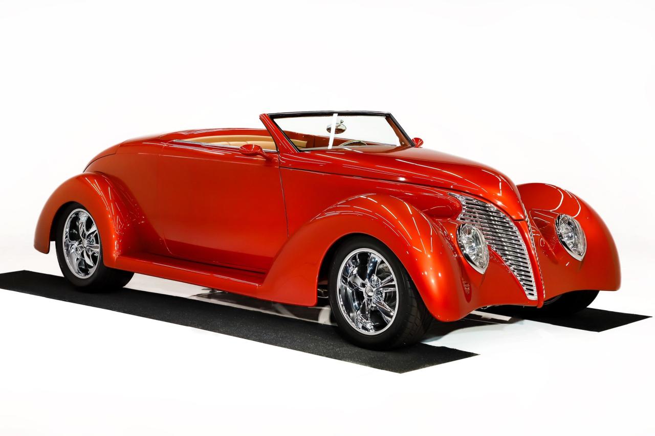 1939 Ford Custom