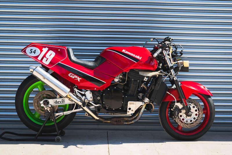 1987 Kawasaki GPX750R SUPERBIKE