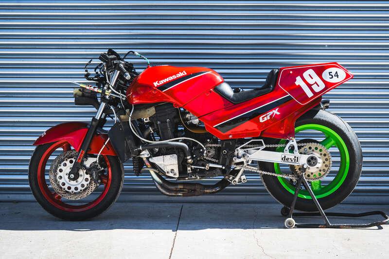 1987 Kawasaki GPX750R SUPERBIKE