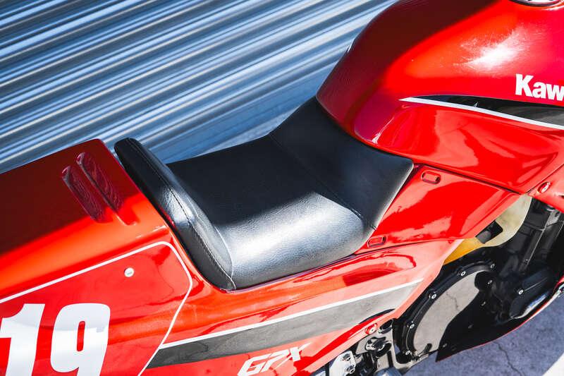 1987 Kawasaki GPX750R SUPERBIKE