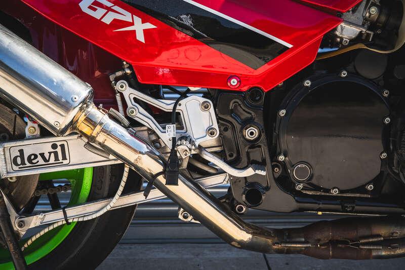 1987 Kawasaki GPX750R SUPERBIKE