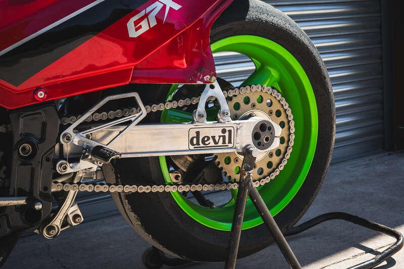 1987 Kawasaki GPX750R SUPERBIKE
