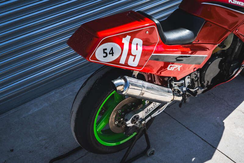 1987 Kawasaki GPX750R SUPERBIKE