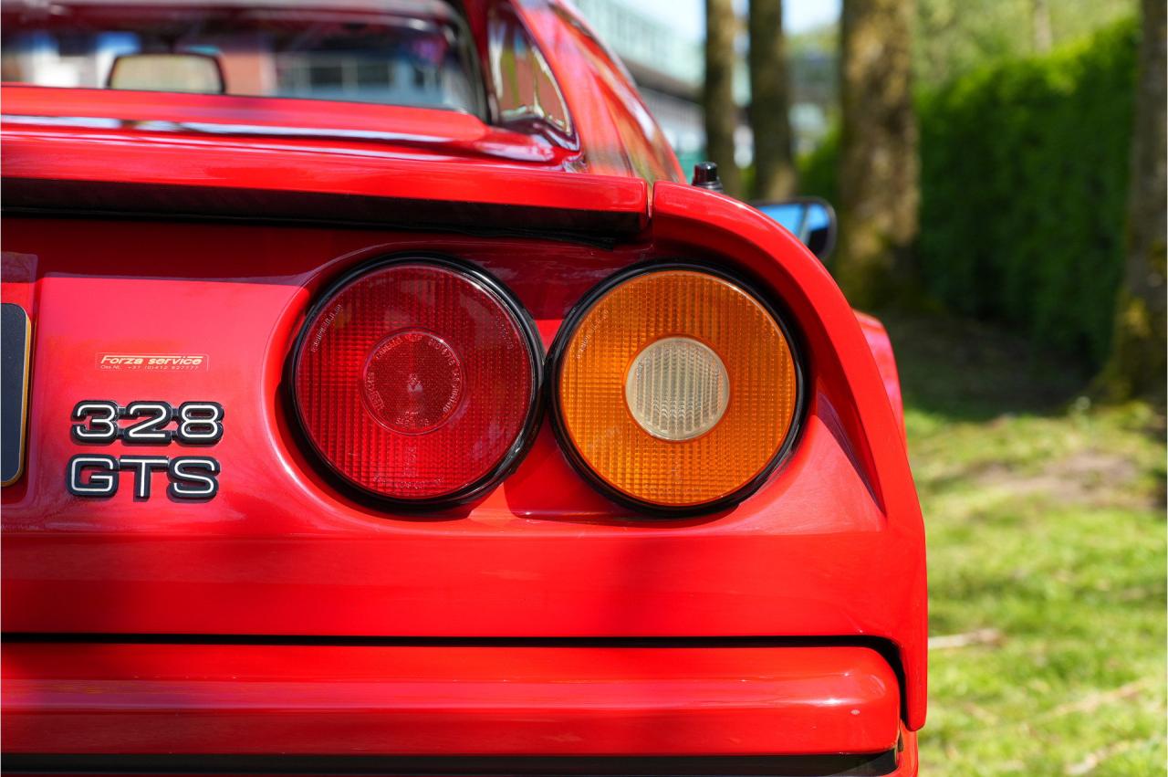 1988 Ferrari 328