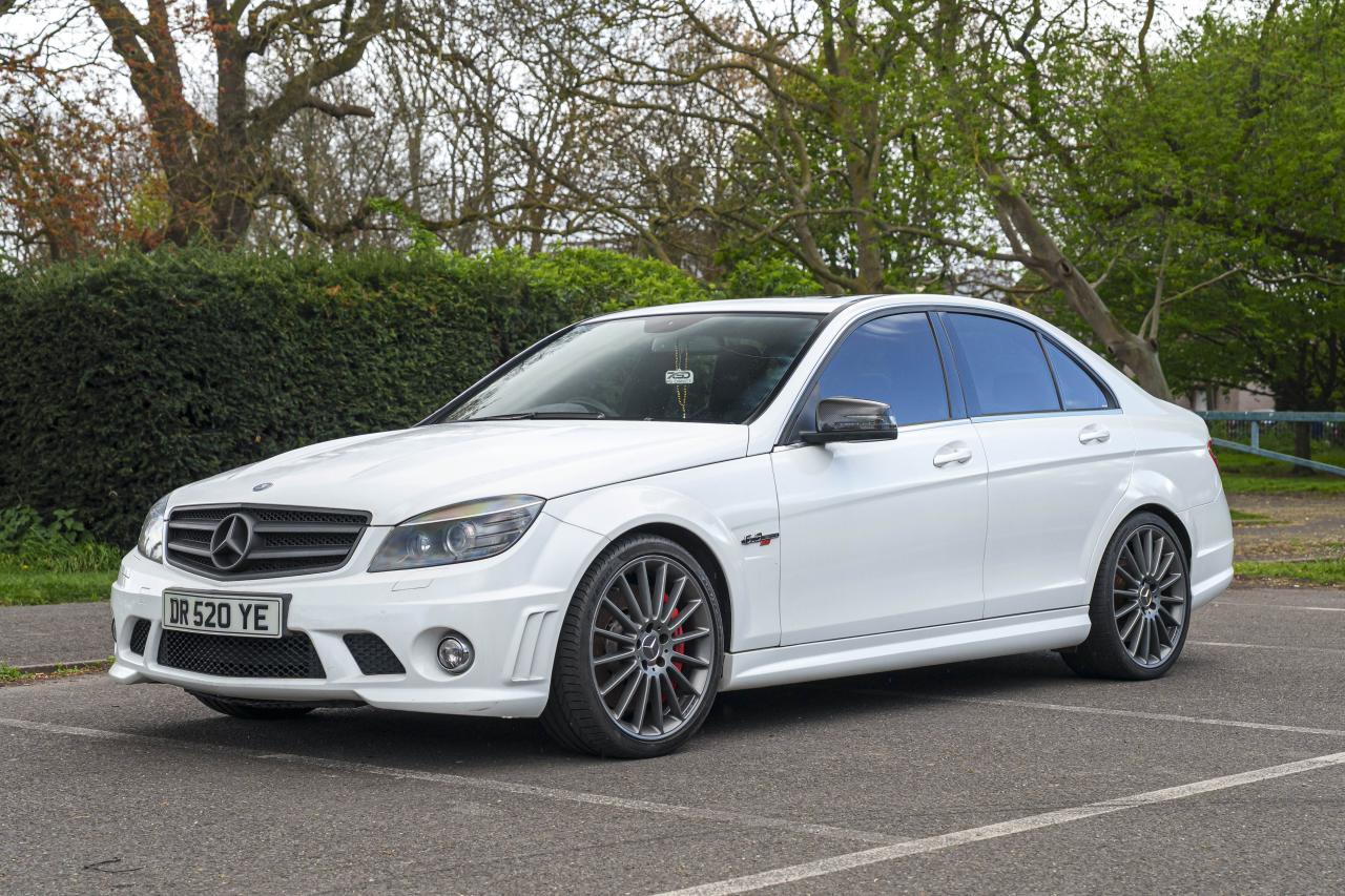 2010 Mercedes - Benz (W204) C63 AMG